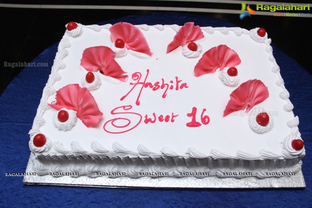 Sweet 16th Birthday Celebrations of Hashita at Green Park, Hyderabad