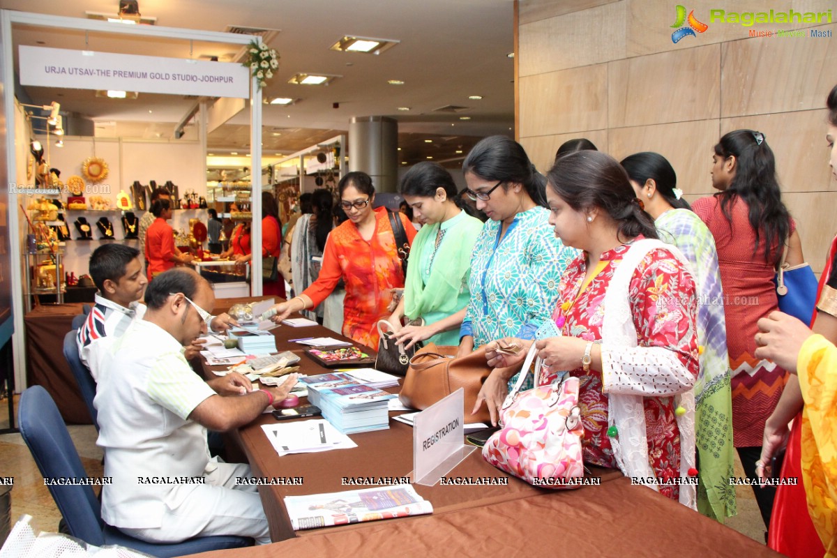 Angana Roy inaugurates Hi-Life Exhibition and Sale, Hyderabad