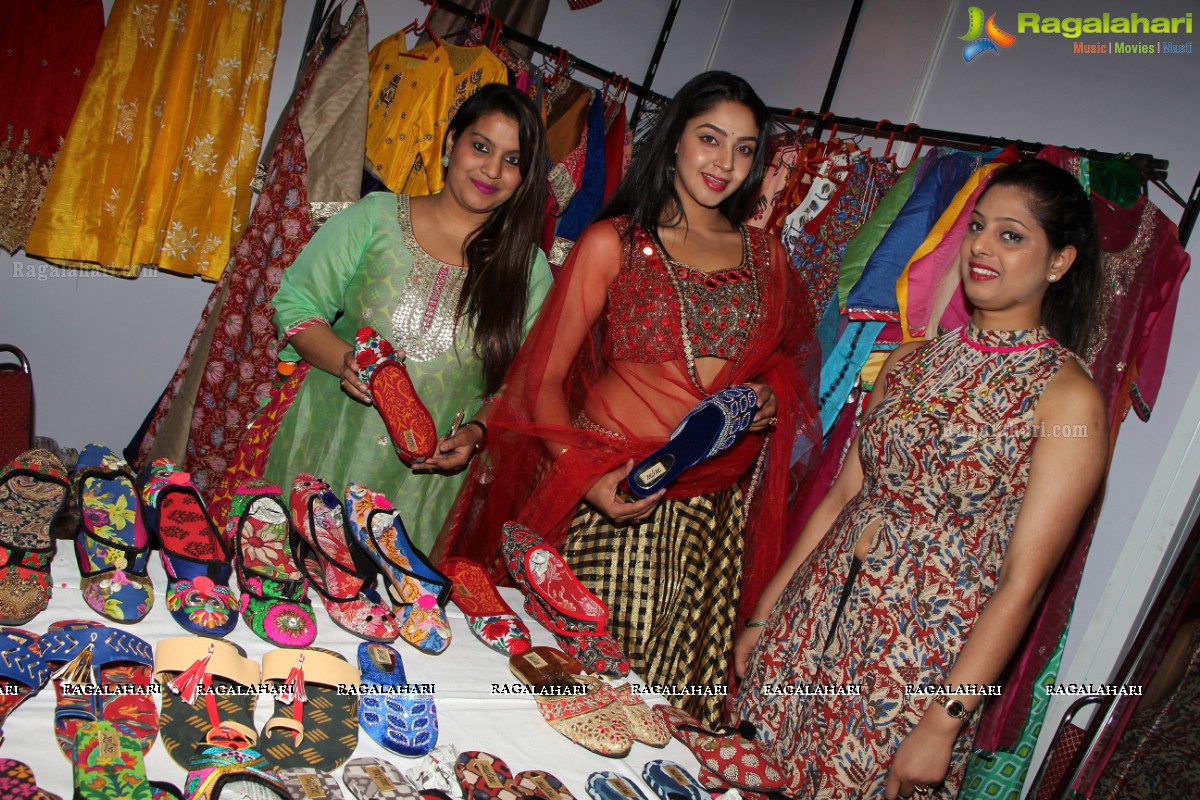 Angana Roy inaugurates Hi-Life Exhibition and Sale, Hyderabad