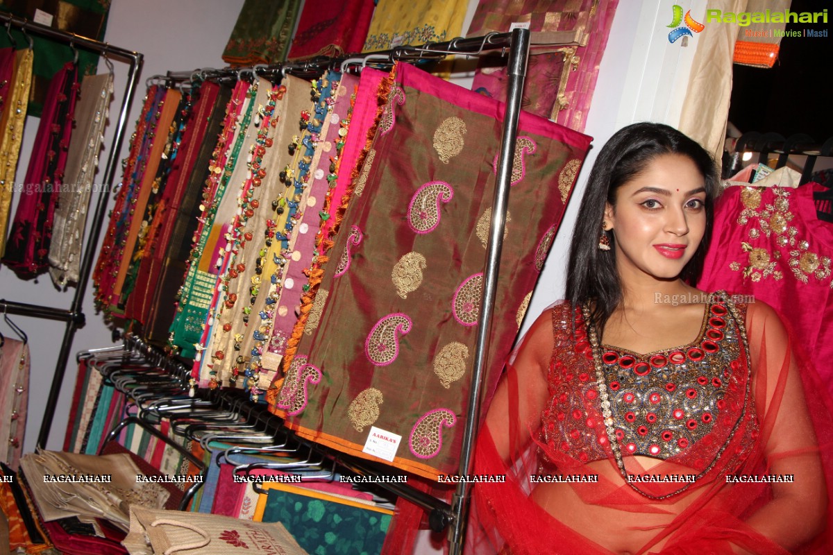 Angana Roy inaugurates Hi-Life Exhibition and Sale, Hyderabad