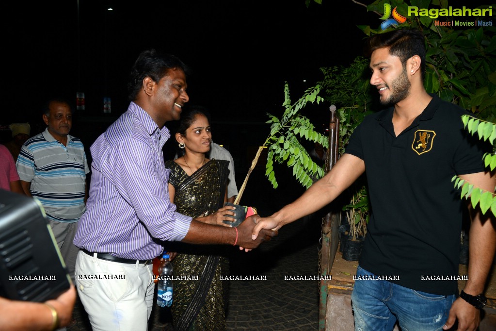 Prince distributes Plants on World Earth Day