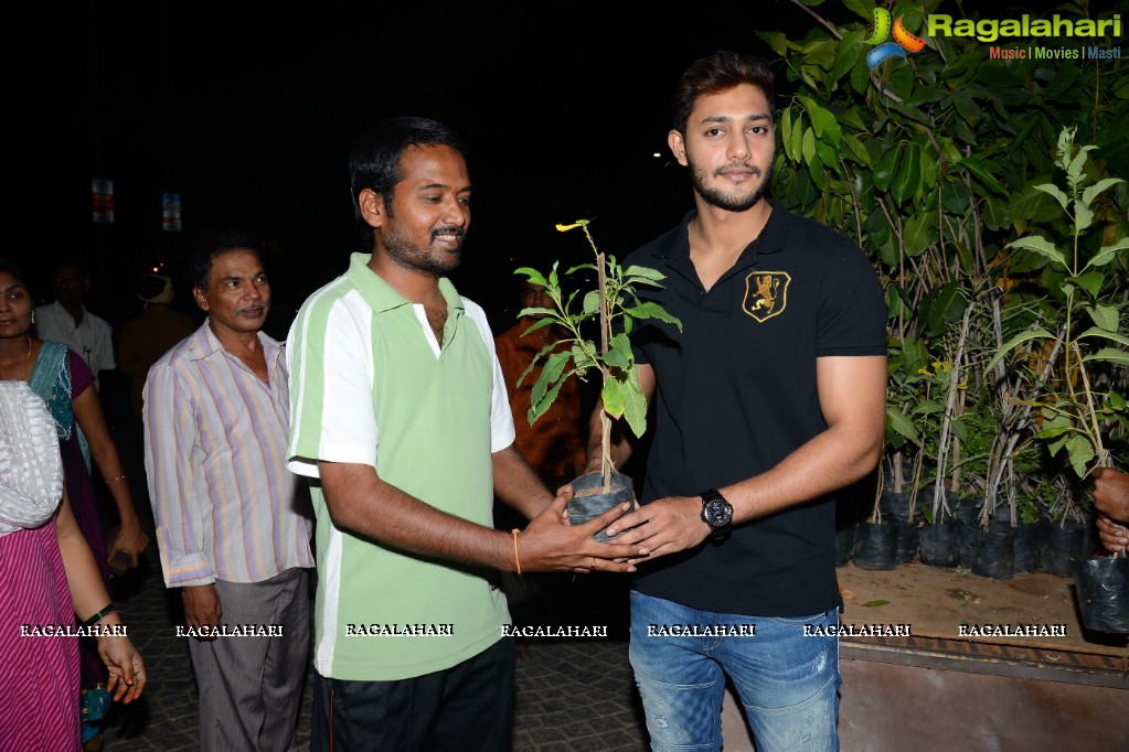 Prince distributes Plants on World Earth Day