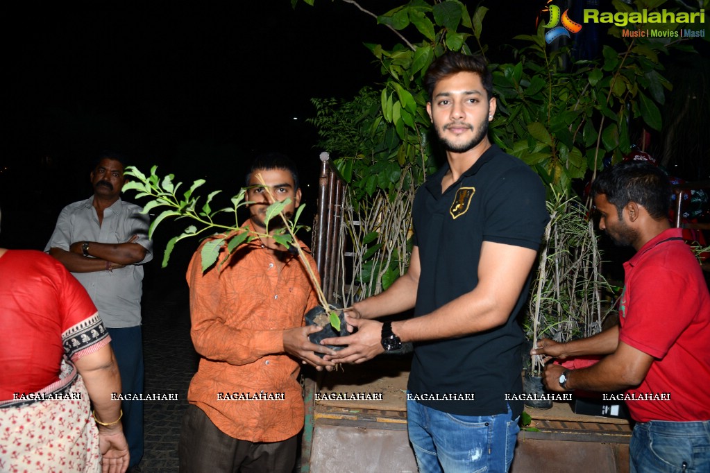 Prince distributes Plants on World Earth Day