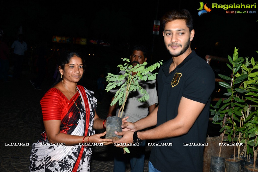 Prince distributes Plants on World Earth Day