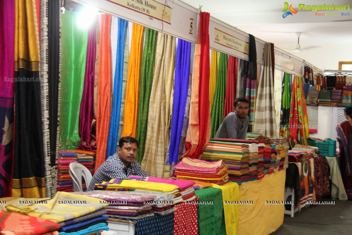 Actress Pallabi Ghosh inaugurates Silk India Expo at Sri Raja Rajeshwari Gardens, Hyderabad