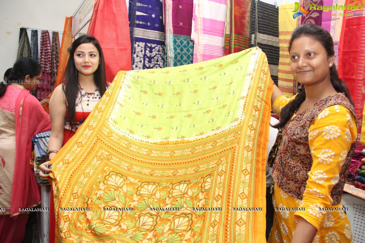 Actress Pallabi Ghosh inaugurates Silk India Expo at Sri Raja Rajeshwari Gardens, Hyderabad