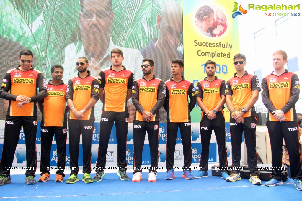 IPL Sunrisers Team felicitates Apollo Doctors