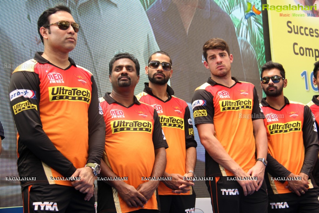 IPL Sunrisers Team felicitates Apollo Doctors