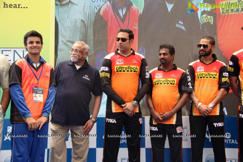 IPL Sunrisers Team felicitates Apollo Doctors
