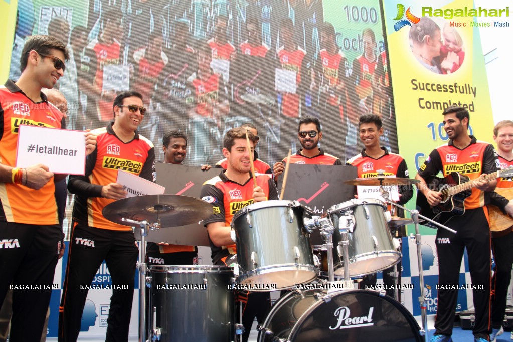 IPL Sunrisers Team felicitates Apollo Doctors