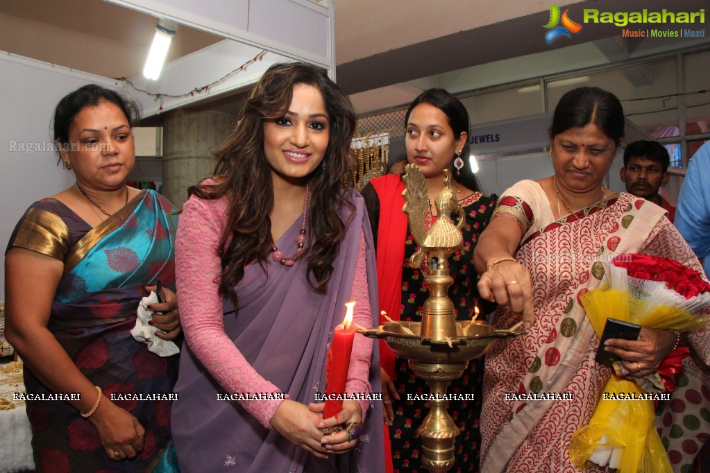 Madhavilatha launches Vastra Vibha at Sri Sathya Sai Nigamagamam