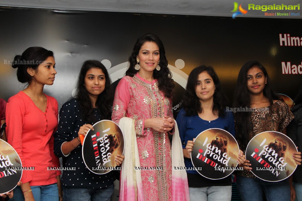 Waluscha De Sousa launches INIFD Online Programs, Hyderabad