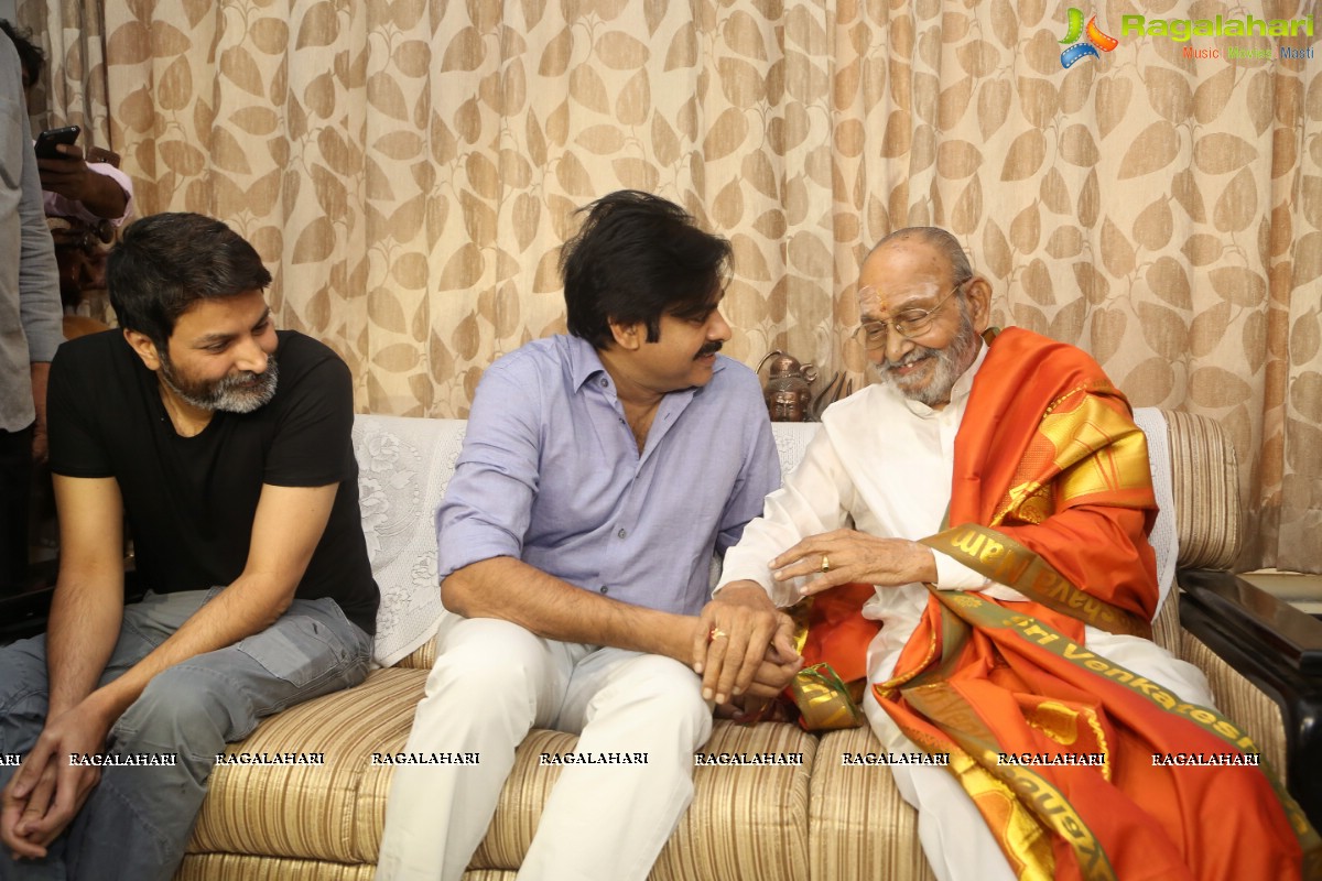 Pawan Kalyan meets K Vishwanath