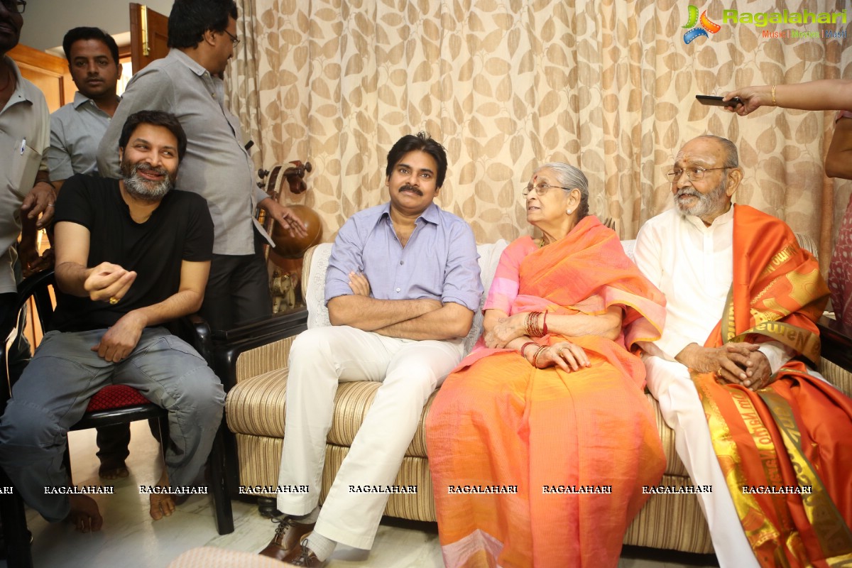 Pawan Kalyan meets K Vishwanath