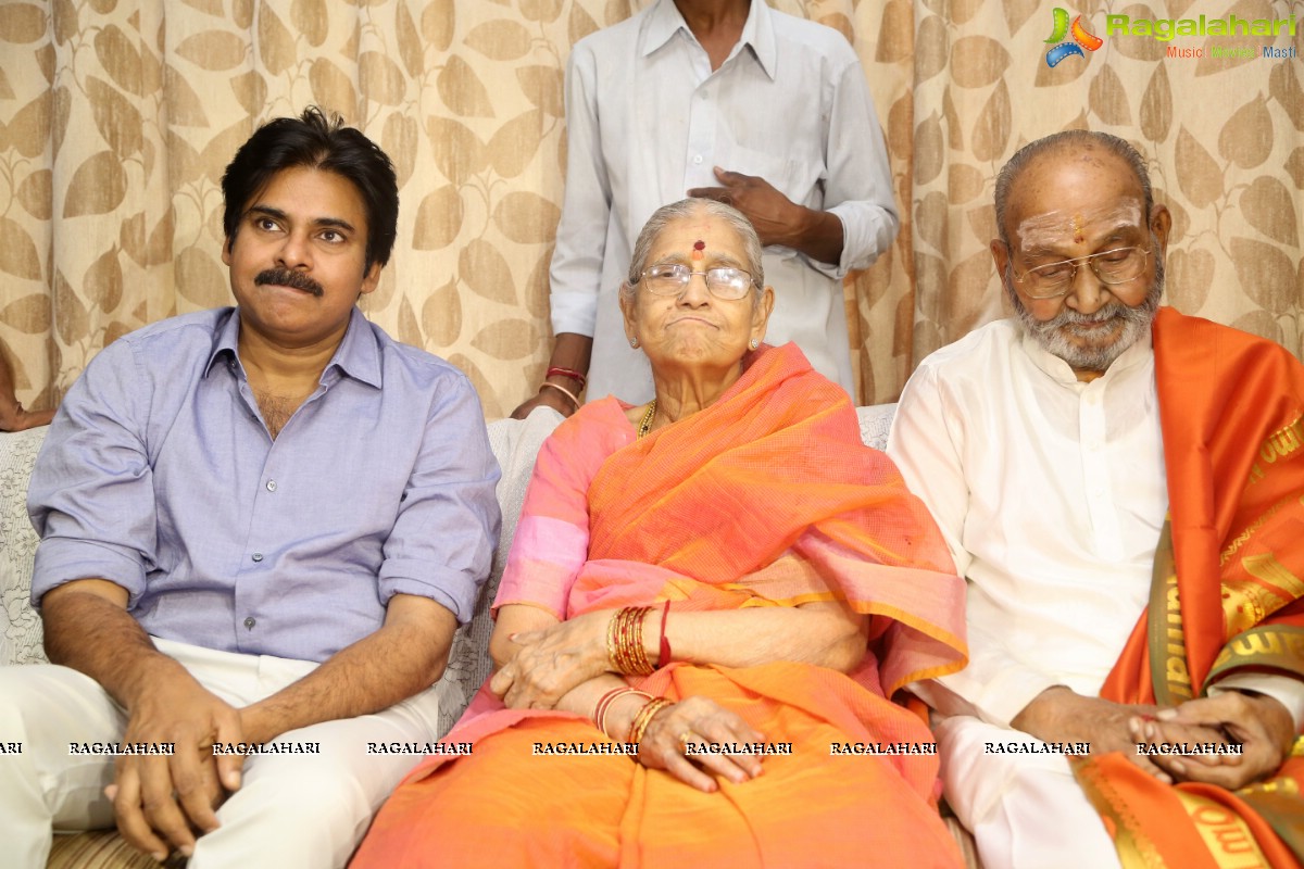 Pawan Kalyan meets K Vishwanath