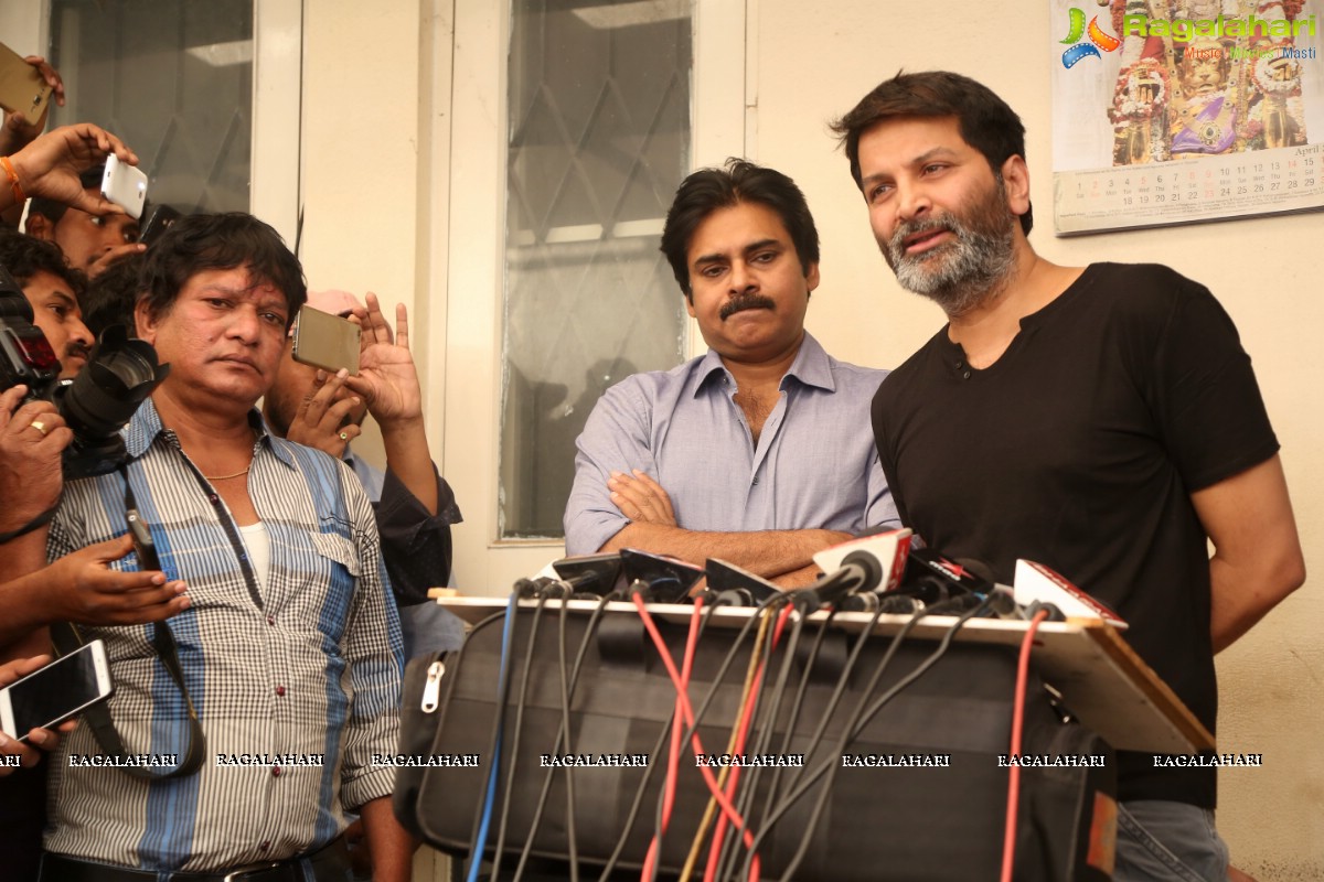 Pawan Kalyan meets K Vishwanath