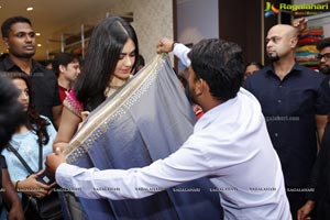 Adah Sharma Saree Niketan