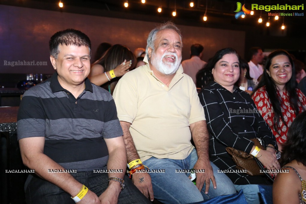 Amit Tandon's Stand-Up Comedy at Heart Cup Cafe, Hyderabad