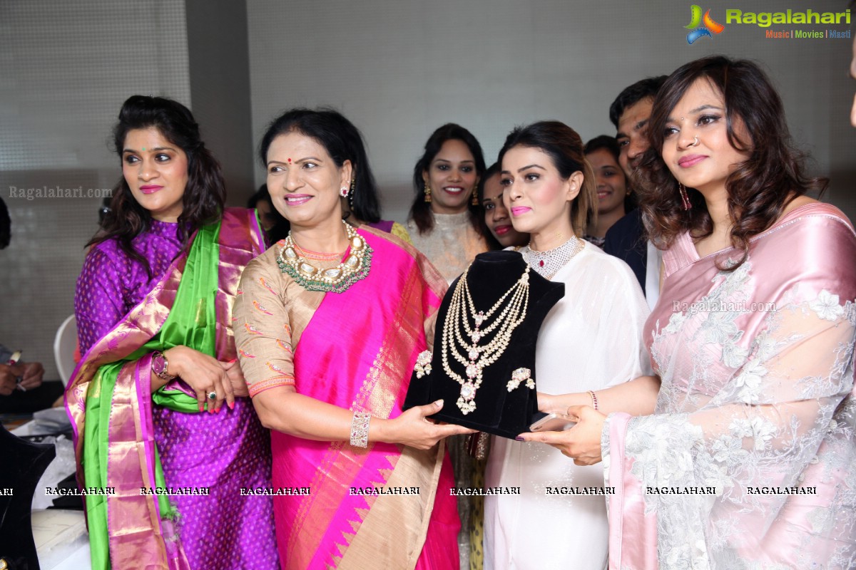 Exotic Jewellery Show By Amita Solanki at Taj Krishna Banquets - Hosted By Manisha Kapoor & Manali Thakur