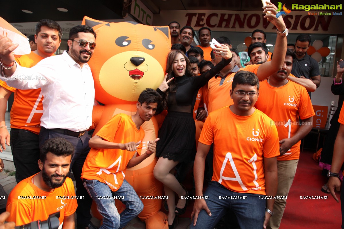 Angela Krislizki launches Gionee A1 Smart Phone at Technovision Mobiles, Banjara Hills, Hyderabad