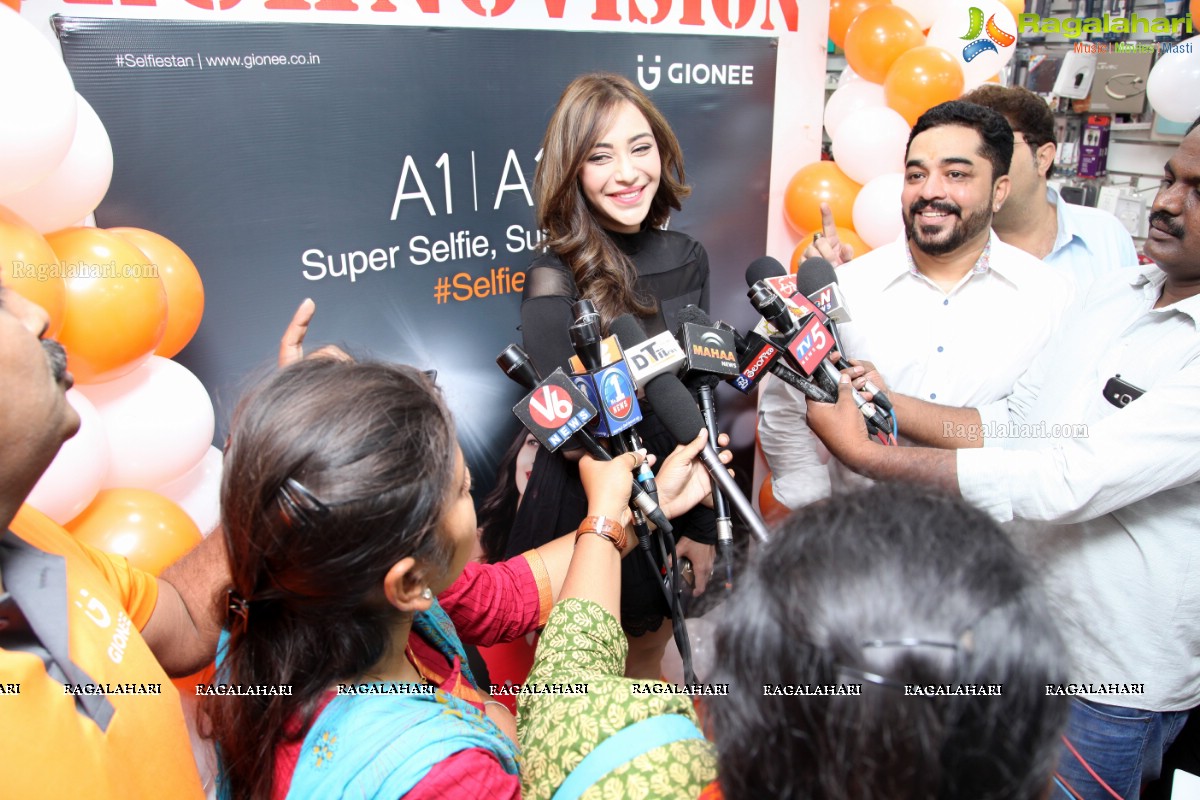 Angela Krislizki launches Gionee A1 Smart Phone at Technovision Mobiles, Banjara Hills, Hyderabad