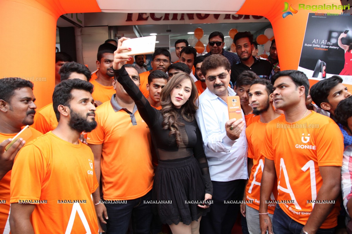 Angela Krislizki launches Gionee A1 Smart Phone at Technovision Mobiles, Banjara Hills, Hyderabad