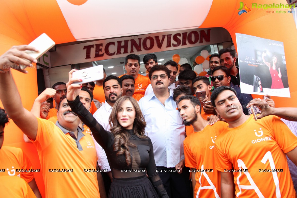 Angela Krislizki launches Gionee A1 Smart Phone at Technovision Mobiles, Banjara Hills, Hyderabad