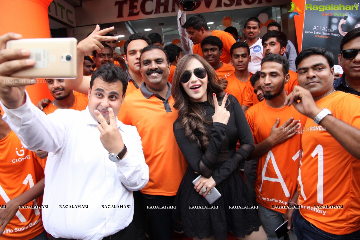 Angela Krislizki launches Gionee A1 Smart Phone at Technovision Mobiles, Banjara Hills, Hyderabad