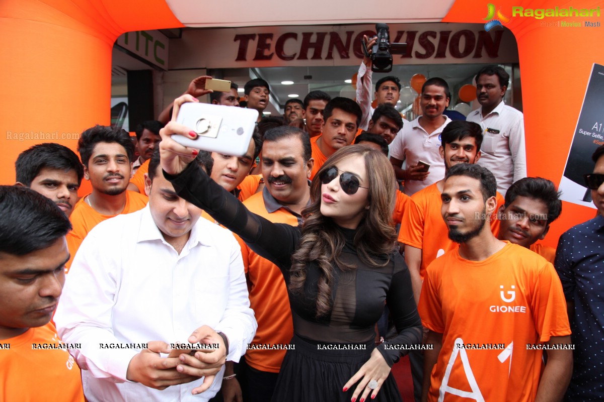 Angela Krislizki launches Gionee A1 Smart Phone at Technovision Mobiles, Banjara Hills, Hyderabad