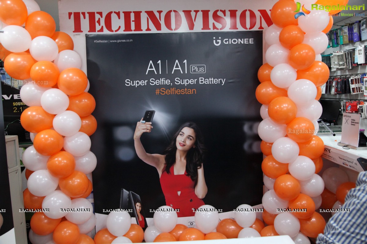 Angela Krislizki launches Gionee A1 Smart Phone at Technovision Mobiles, Banjara Hills, Hyderabad