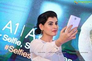 Archana Unveils Gionee A1 Selfiestaan Smartphone