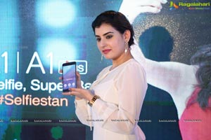 Archana Unveils Gionee A1 Selfiestaan Smartphone