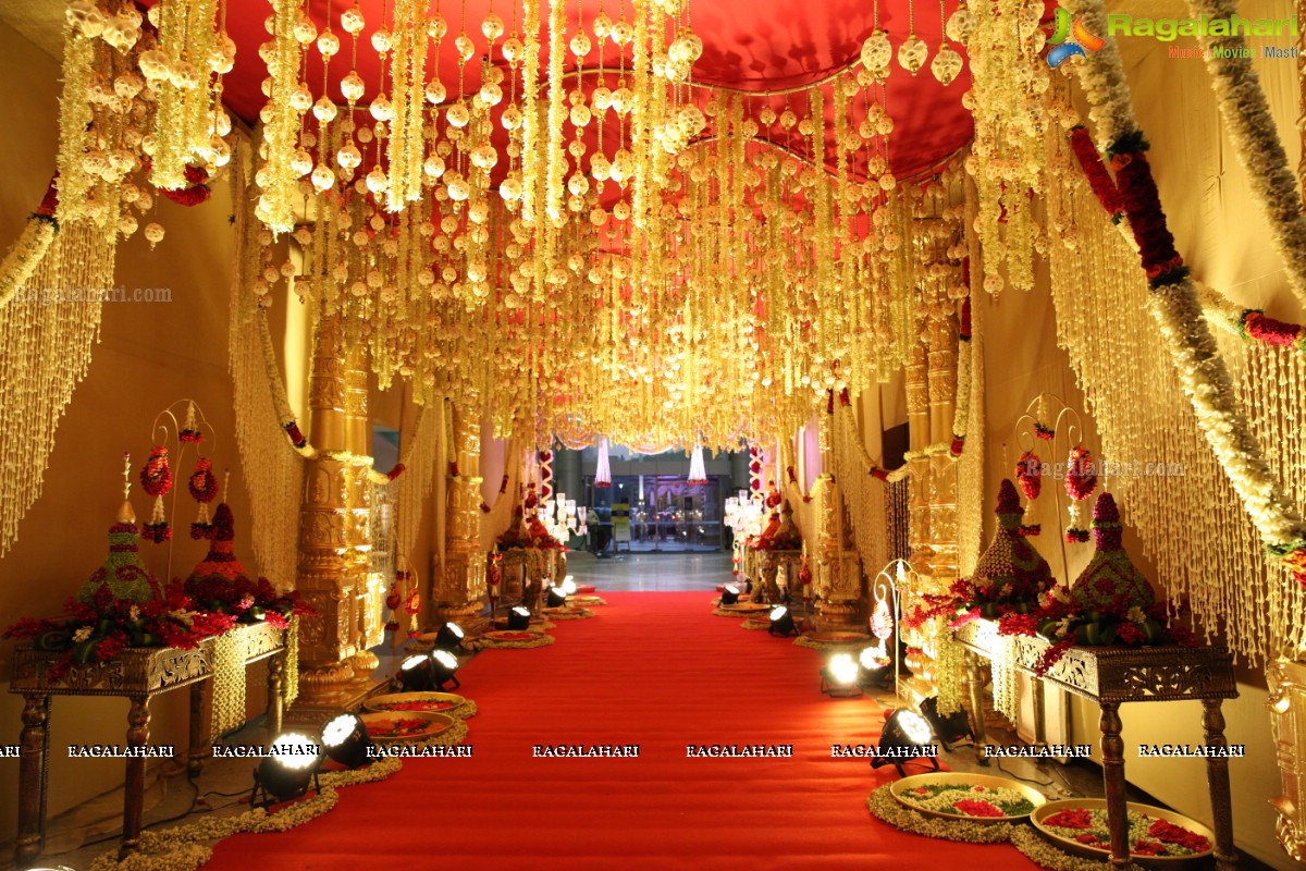 Kalamandir CMD Prasad Chalavadi Elder Daughter Hanisha Grand Wedding at HICC, Novotel