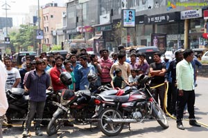 Shriya inaugurats Kancheepuram VRK Silks