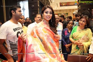 Shriya inaugurats Kancheepuram VRK Silks