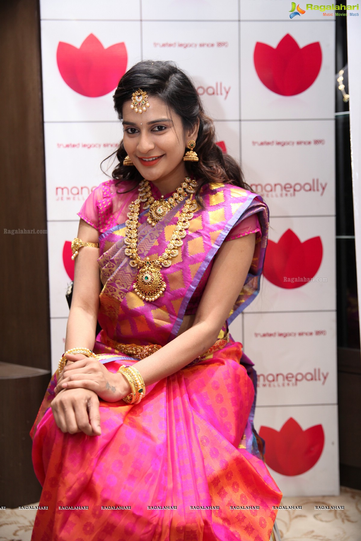 Jenny Honey launches Manepally Jewellers Akshaya Tritiya Collection 2017, Secunderabad