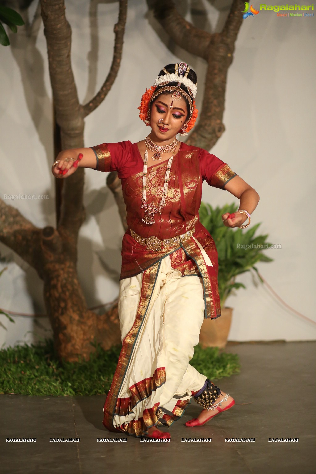 Kuchipudi Dance Performance by Medha and Sharvari at Saptaparni, Banjara Hills, Hyderabad