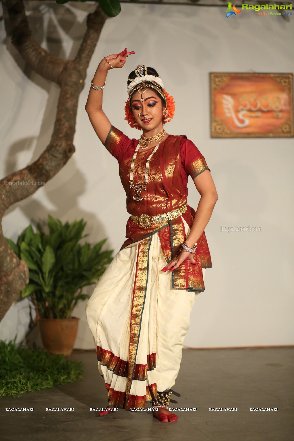 Kuchipudi Dance Performance by Medha and Sharvari at Saptaparni, Banjara Hills, Hyderabad