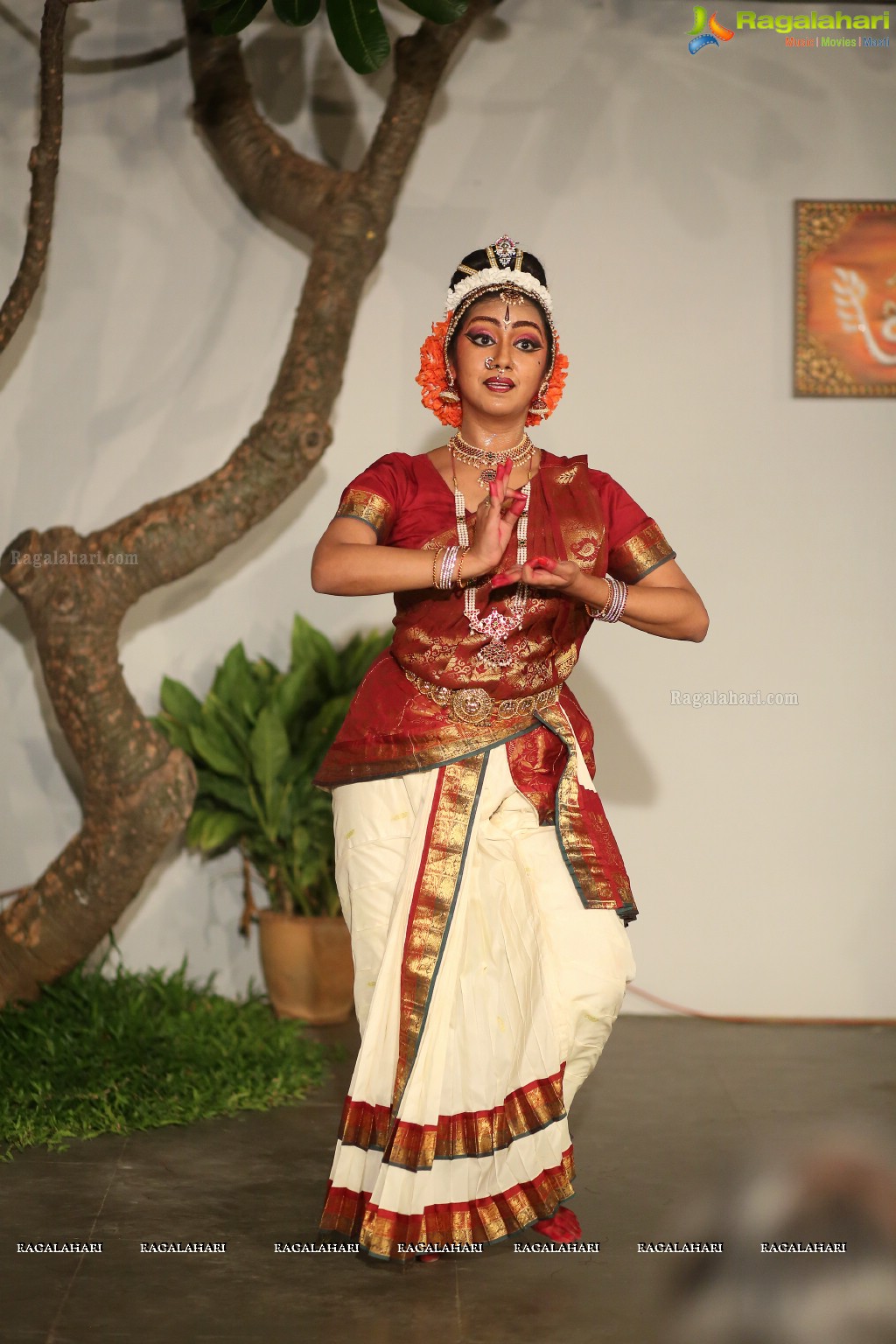 Kuchipudi Dance Performance by Medha and Sharvari at Saptaparni, Banjara Hills, Hyderabad