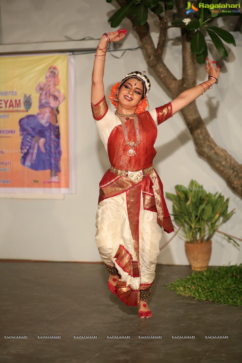 Kuchipudi Dance Performance by Medha and Sharvari at Saptaparni, Banjara Hills, Hyderabad