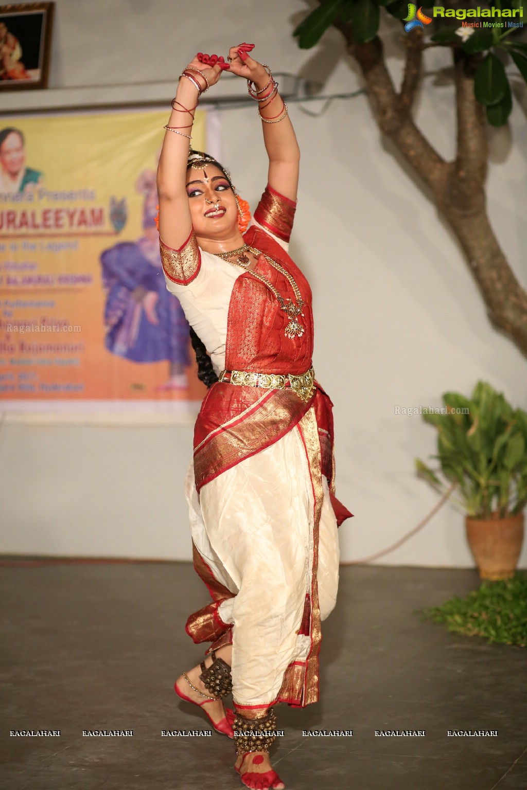 Kuchipudi Dance Performance by Medha and Sharvari at Saptaparni, Banjara Hills, Hyderabad