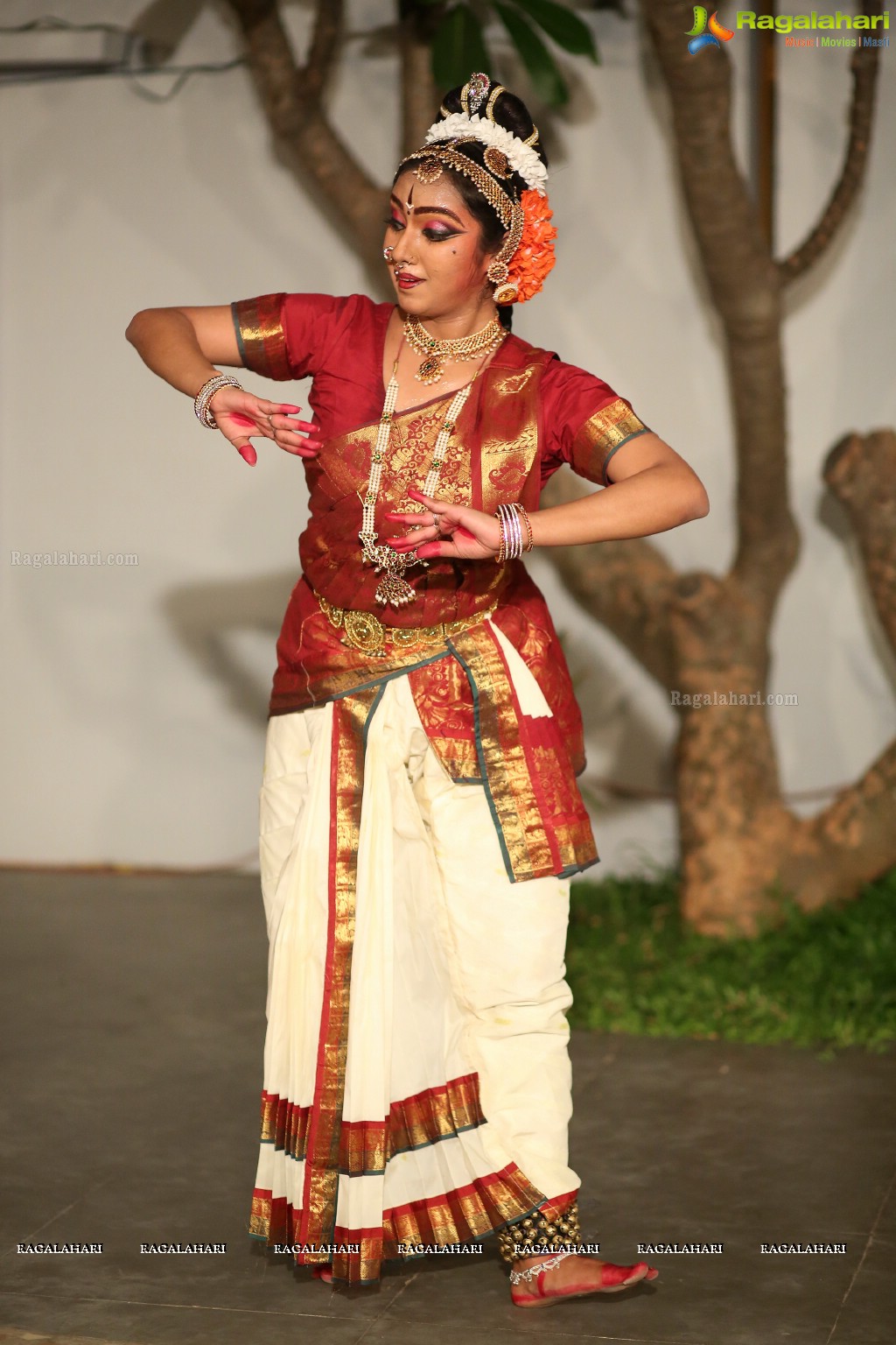 Kuchipudi Dance Performance by Medha and Sharvari at Saptaparni, Banjara Hills, Hyderabad