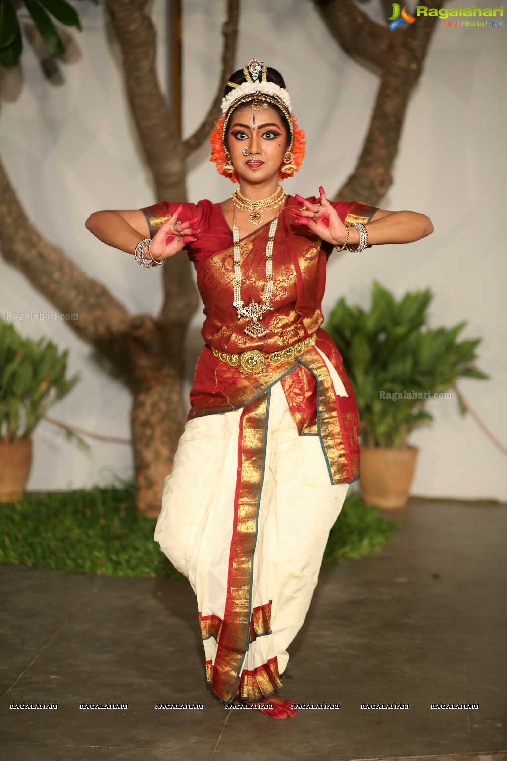 Kuchipudi Dance Performance by Medha and Sharvari at Saptaparni, Banjara Hills, Hyderabad