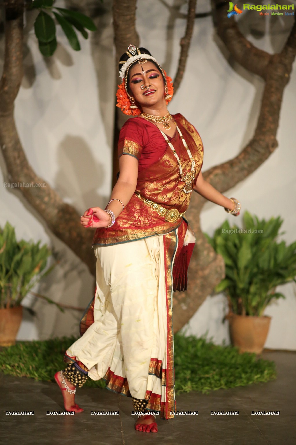 Kuchipudi Dance Performance by Medha and Sharvari at Saptaparni, Banjara Hills, Hyderabad