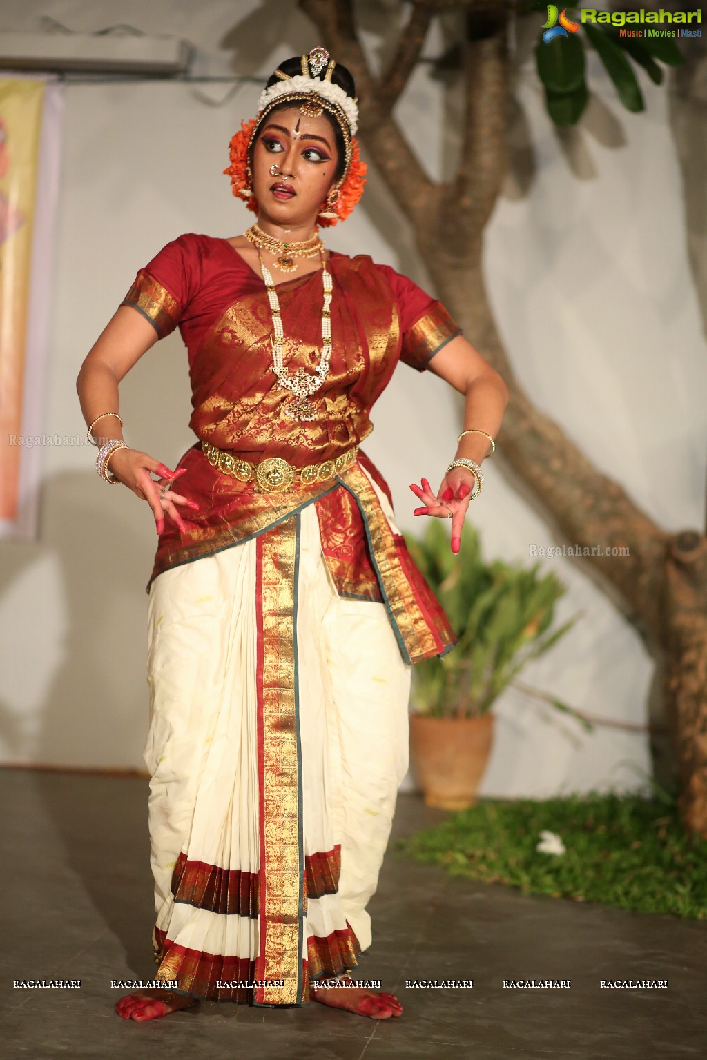 Kuchipudi Dance Performance by Medha and Sharvari at Saptaparni, Banjara Hills, Hyderabad