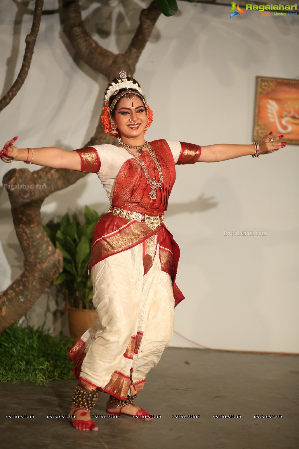 Kuchipudi Dance Performance by Medha and Sharvari at Saptaparni, Banjara Hills, Hyderabad