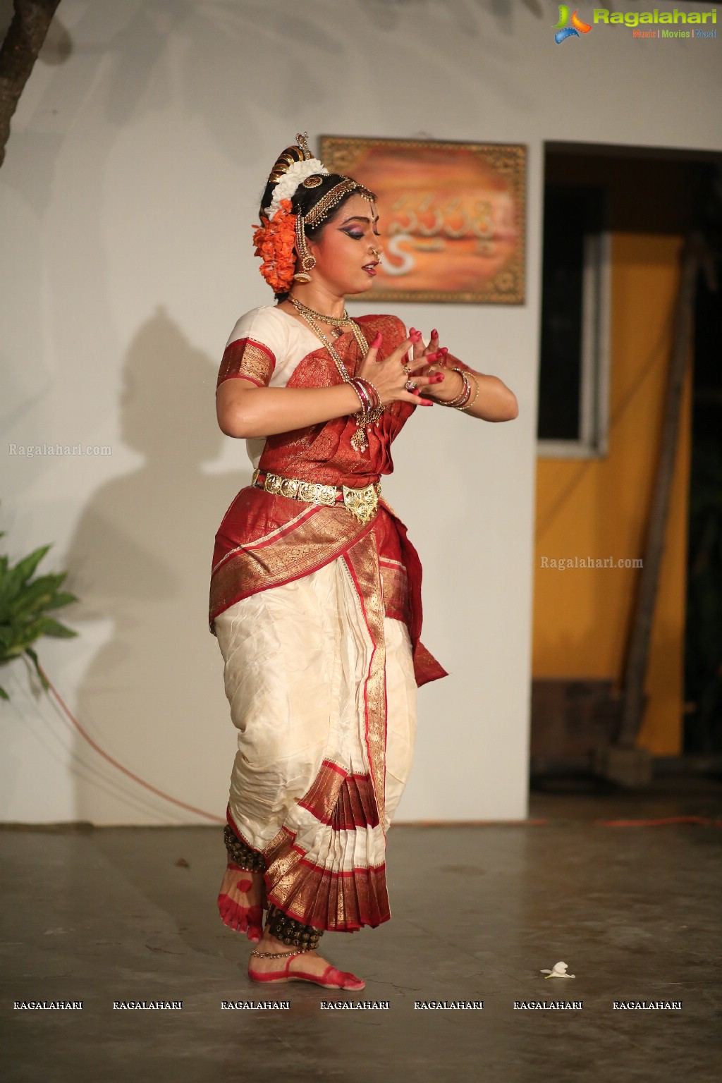 Kuchipudi Dance Performance by Medha and Sharvari at Saptaparni, Banjara Hills, Hyderabad