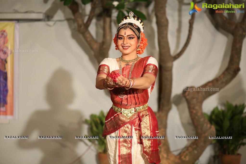 Kuchipudi Dance Performance by Medha and Sharvari at Saptaparni, Banjara Hills, Hyderabad