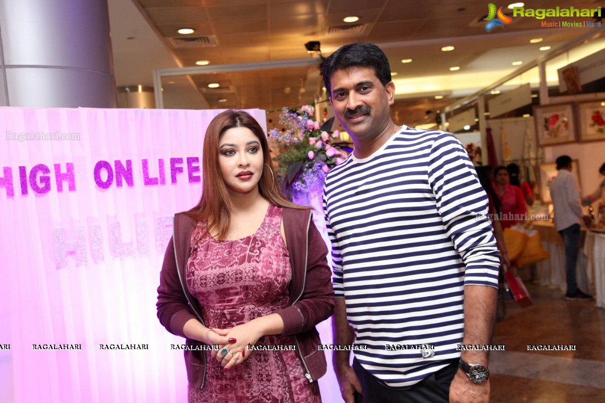 Payal Ghosh, Sai Akshatha and Vinnu Madipati at Hi-Life Luxury Exhibition, Novotel HICC