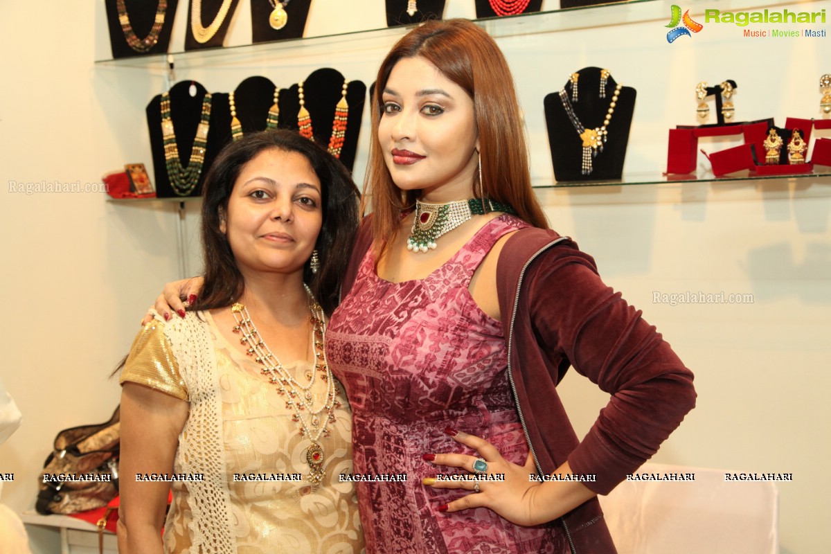 Payal Ghosh, Sai Akshatha and Vinnu Madipati at Hi-Life Luxury Exhibition, Novotel HICC